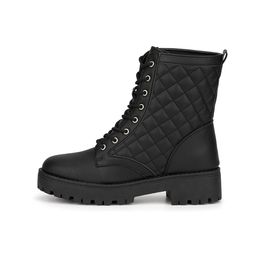 Olivia Miller Woman’s Fashion Boot
